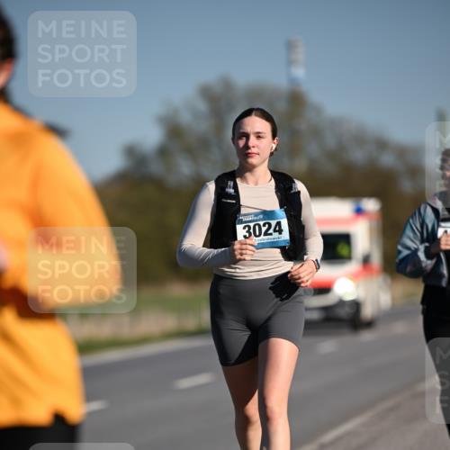 06.04.2025 - 44. Internationalen Wilhelmsburger Insellauf Dr. Thomas Lammeyer http://msf.ph/oto/7567504 06.04.2025 09:44:50 Laufen 3024 meine-sportfotos.de