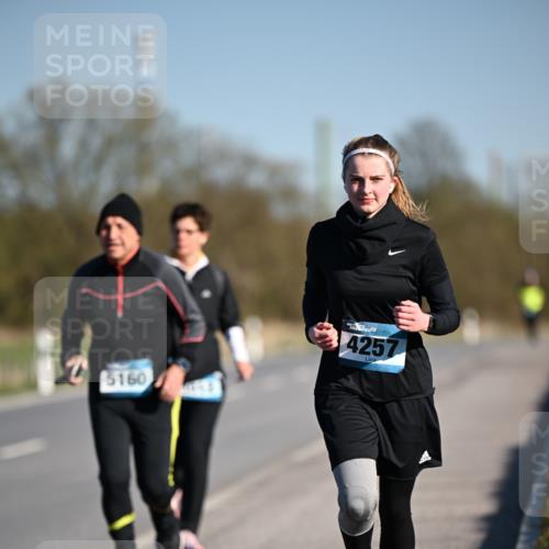 06.04.2025 - 44. Internationalen Wilhelmsburger Insellauf Dr. Thomas Lammeyer http://msf.ph/oto/7567564 06.04.2025 09:45:15 Laufen 5160, 4257 meine-sportfotos.de