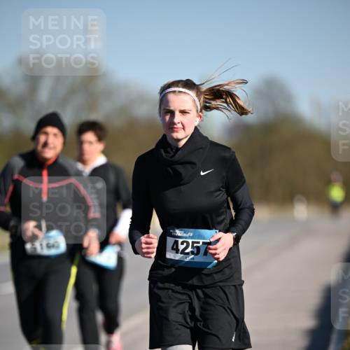 06.04.2025 - 44. Internationalen Wilhelmsburger Insellauf Dr. Thomas Lammeyer http://msf.ph/oto/7567584 06.04.2025 09:45:16 Laufen 6160, 4257 meine-sportfotos.de