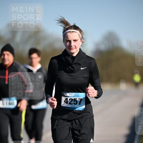 06.04.2025 - 44. Internationalen Wilhelmsburger Insellauf Dr. Thomas Lammeyer http://msf.ph/oto/7567591 06.04.2025 09:45:16 Laufen 4257 meine-sportfotos.de