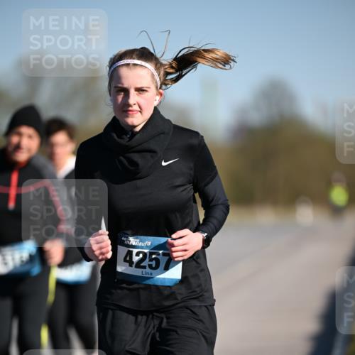 06.04.2025 - 44. Internationalen Wilhelmsburger Insellauf Dr. Thomas Lammeyer http://msf.ph/oto/7567599 06.04.2025 09:45:16 Laufen 4257 meine-sportfotos.de