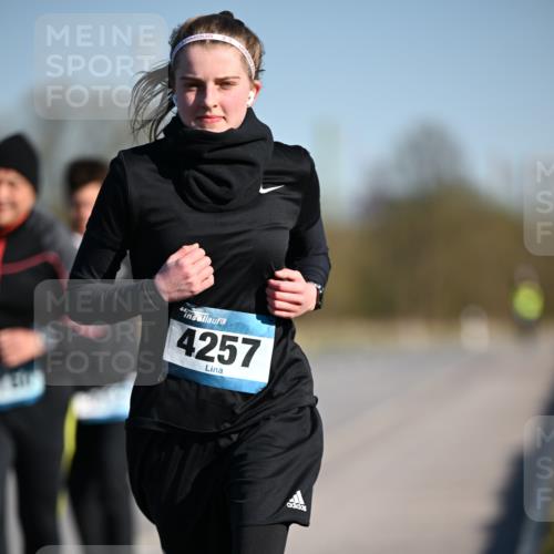 06.04.2025 - 44. Internationalen Wilhelmsburger Insellauf Dr. Thomas Lammeyer http://msf.ph/oto/7567601 06.04.2025 09:45:17 Laufen 4257 meine-sportfotos.de