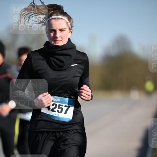 06.04.2025 - 44. Internationalen Wilhelmsburger Insellauf Dr. Thomas Lammeyer http://msf.ph/oto/7567603 06.04.2025 09:45:17 Laufen 4257 meine-sportfotos.de