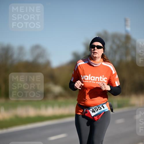 06.04.2025 - 44. Internationalen Wilhelmsburger Insellauf Dr. Thomas Lammeyer http://msf.ph/oto/7567718 06.04.2025 09:46:14 Laufen 4551 meine-sportfotos.de