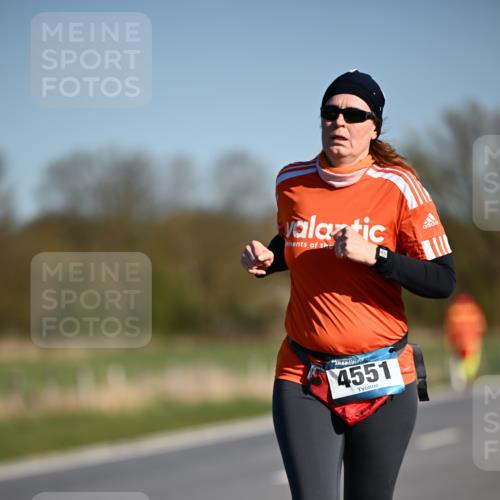 06.04.2025 - 44. Internationalen Wilhelmsburger Insellauf Dr. Thomas Lammeyer http://msf.ph/oto/7567735 06.04.2025 09:46:15 Laufen 10, 4551 meine-sportfotos.de