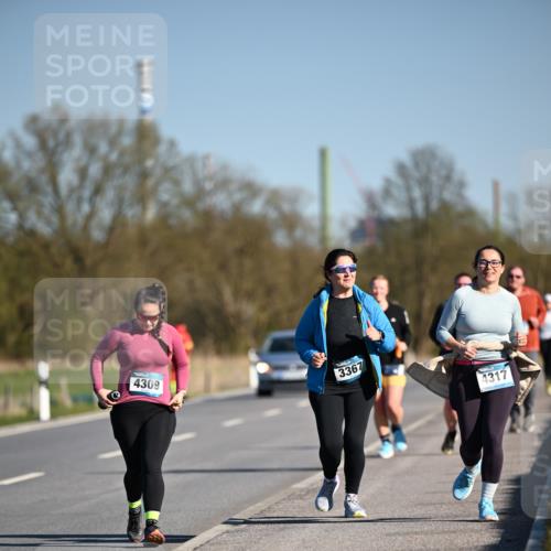 06.04.2025 - 44. Internationalen Wilhelmsburger Insellauf Dr. Thomas Lammeyer http://msf.ph/oto/7567806 06.04.2025 09:46:55 Laufen 4309, 3367, 4317 meine-sportfotos.de