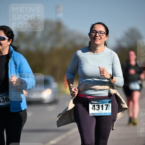 06.04.2025 - 44. Internationalen Wilhelmsburger Insellauf Dr. Thomas Lammeyer http://msf.ph/oto/7567880 06.04.2025 09:47:02 Laufen 336, 4317 meine-sportfotos.de