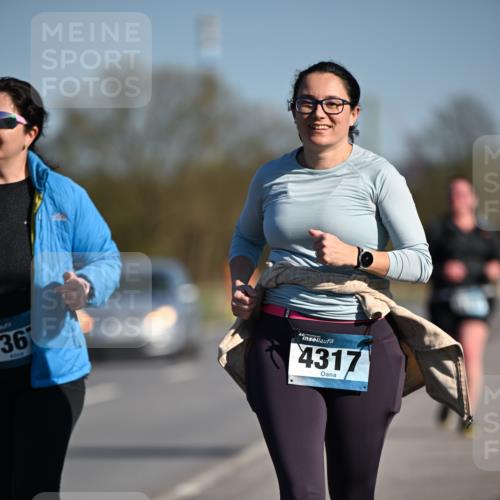 06.04.2025 - 44. Internationalen Wilhelmsburger Insellauf Dr. Thomas Lammeyer http://msf.ph/oto/7567882 06.04.2025 09:47:02 Laufen 36, 4317 meine-sportfotos.de