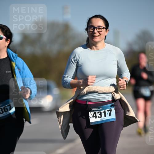06.04.2025 - 44. Internationalen Wilhelmsburger Insellauf Dr. Thomas Lammeyer http://msf.ph/oto/7567887 06.04.2025 09:47:02 Laufen 367, 4317 meine-sportfotos.de
