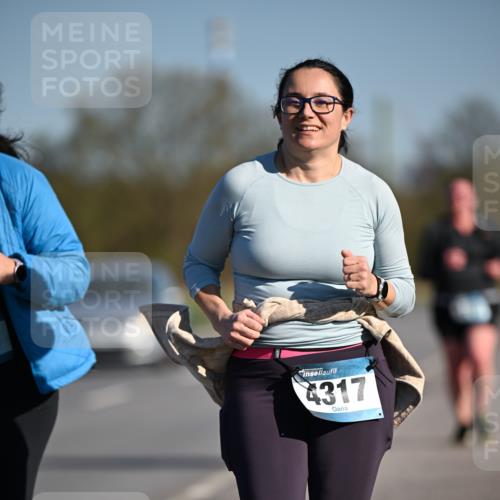 06.04.2025 - 44. Internationalen Wilhelmsburger Insellauf Dr. Thomas Lammeyer http://msf.ph/oto/7567892 06.04.2025 09:47:03 Laufen 4317 meine-sportfotos.de