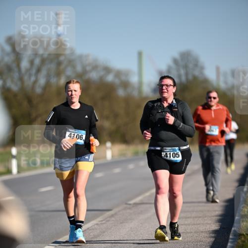 06.04.2025 - 44. Internationalen Wilhelmsburger Insellauf Dr. Thomas Lammeyer http://msf.ph/oto/7567895 06.04.2025 09:47:05 Laufen 4, 06, 4105 meine-sportfotos.de