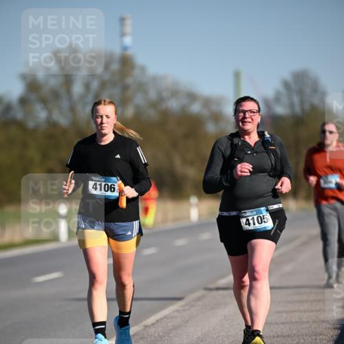06.04.2025 - 44. Internationalen Wilhelmsburger Insellauf Dr. Thomas Lammeyer http://msf.ph/oto/7567917 06.04.2025 09:47:06 Laufen 4106, 4105 meine-sportfotos.de