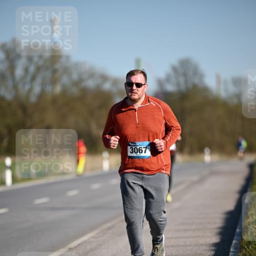 06.04.2025 - 44. Internationalen Wilhelmsburger Insellauf Dr. Thomas Lammeyer http://msf.ph/oto/7567981 06.04.2025 09:47:12 Laufen 3067 meine-sportfotos.de