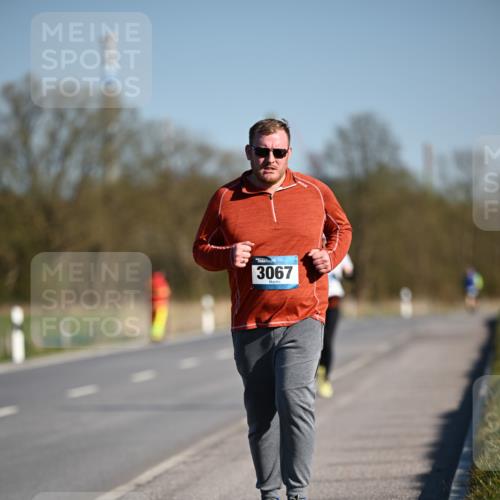 06.04.2025 - 44. Internationalen Wilhelmsburger Insellauf Dr. Thomas Lammeyer http://msf.ph/oto/7567984 06.04.2025 09:47:12 Laufen 3067 meine-sportfotos.de