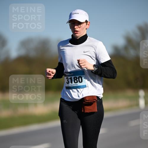 06.04.2025 - 44. Internationalen Wilhelmsburger Insellauf Dr. Thomas Lammeyer http://msf.ph/oto/7568099 06.04.2025 09:47:26 Laufen 3180 meine-sportfotos.de