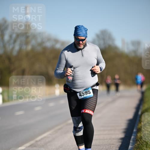 06.04.2025 - 44. Internationalen Wilhelmsburger Insellauf Dr. Thomas Lammeyer http://msf.ph/oto/7568246 06.04.2025 09:48:51 Laufen 4595 meine-sportfotos.de