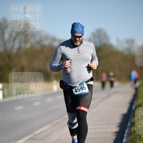 06.04.2025 - 44. Internationalen Wilhelmsburger Insellauf Dr. Thomas Lammeyer http://msf.ph/oto/7568249 06.04.2025 09:48:52 Laufen 4595 meine-sportfotos.de