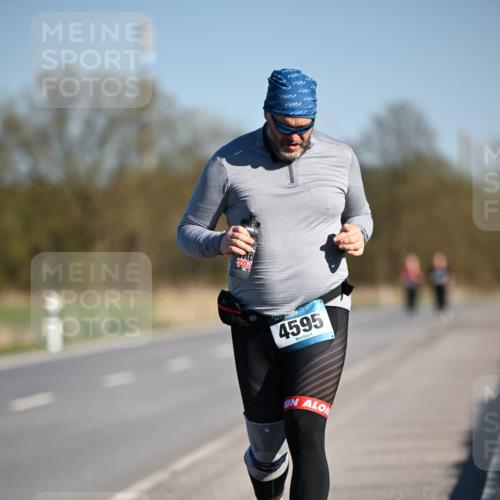 06.04.2025 - 44. Internationalen Wilhelmsburger Insellauf Dr. Thomas Lammeyer http://msf.ph/oto/7568265 06.04.2025 09:48:52 Laufen 4595 meine-sportfotos.de