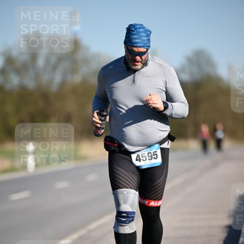 06.04.2025 - 44. Internationalen Wilhelmsburger Insellauf Dr. Thomas Lammeyer http://msf.ph/oto/7568272 06.04.2025 09:48:53 Laufen 4595 meine-sportfotos.de