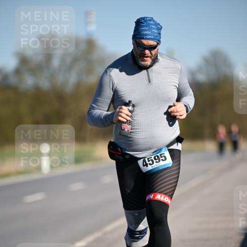 06.04.2025 - 44. Internationalen Wilhelmsburger Insellauf Dr. Thomas Lammeyer http://msf.ph/oto/7568283 06.04.2025 09:48:53 Laufen 70, 3, 4595 meine-sportfotos.de