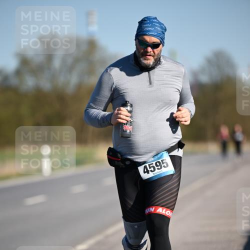 06.04.2025 - 44. Internationalen Wilhelmsburger Insellauf Dr. Thomas Lammeyer http://msf.ph/oto/7568287 06.04.2025 09:48:53 Laufen 70, 4595 meine-sportfotos.de