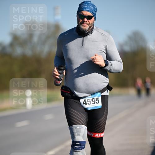 06.04.2025 - 44. Internationalen Wilhelmsburger Insellauf Dr. Thomas Lammeyer http://msf.ph/oto/7568293 06.04.2025 09:48:53 Laufen 12, 4595 meine-sportfotos.de