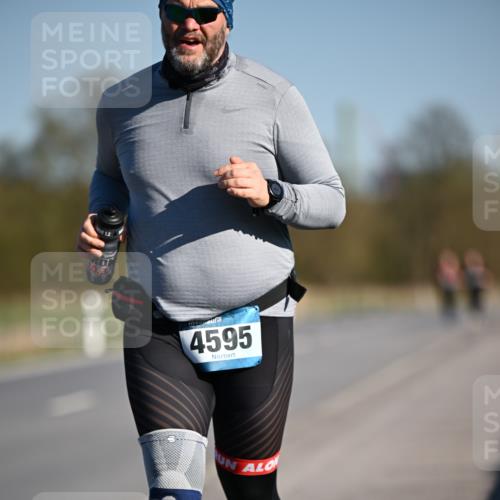 06.04.2025 - 44. Internationalen Wilhelmsburger Insellauf Dr. Thomas Lammeyer http://msf.ph/oto/7568313 06.04.2025 09:48:54 Laufen 4595 meine-sportfotos.de