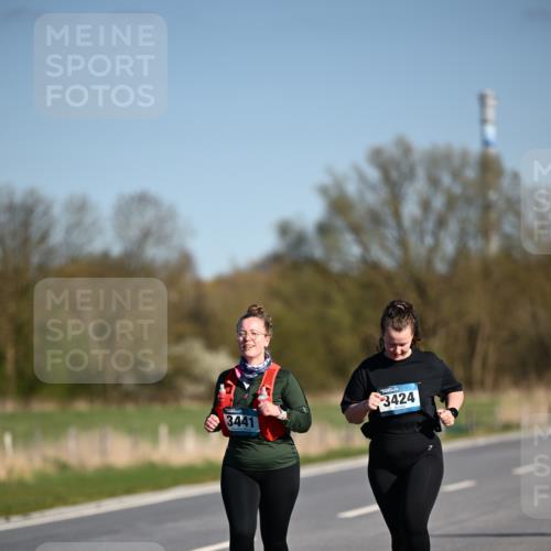 06.04.2025 - 44. Internationalen Wilhelmsburger Insellauf Dr. Thomas Lammeyer http://msf.ph/oto/7568378 06.04.2025 09:49:26 Laufen 3441, 3424 meine-sportfotos.de