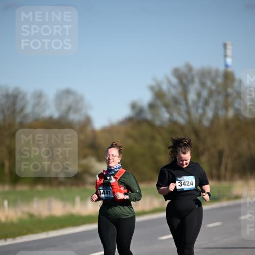 06.04.2025 - 44. Internationalen Wilhelmsburger Insellauf Dr. Thomas Lammeyer http://msf.ph/oto/7568382 06.04.2025 09:49:26 Laufen 3424, 3441 meine-sportfotos.de