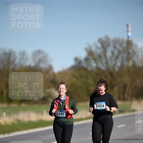 06.04.2025 - 44. Internationalen Wilhelmsburger Insellauf Dr. Thomas Lammeyer http://msf.ph/oto/7568385 06.04.2025 09:49:26 Laufen 3441, 3424 meine-sportfotos.de