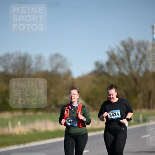 06.04.2025 - 44. Internationalen Wilhelmsburger Insellauf Dr. Thomas Lammeyer http://msf.ph/oto/7568394 06.04.2025 09:49:26 Laufen 3441, 3424 meine-sportfotos.de
