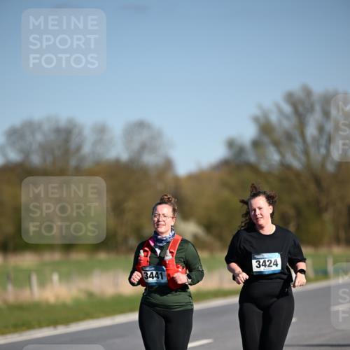 06.04.2025 - 44. Internationalen Wilhelmsburger Insellauf Dr. Thomas Lammeyer http://msf.ph/oto/7568402 06.04.2025 09:49:27 Laufen 3424, 3441 meine-sportfotos.de