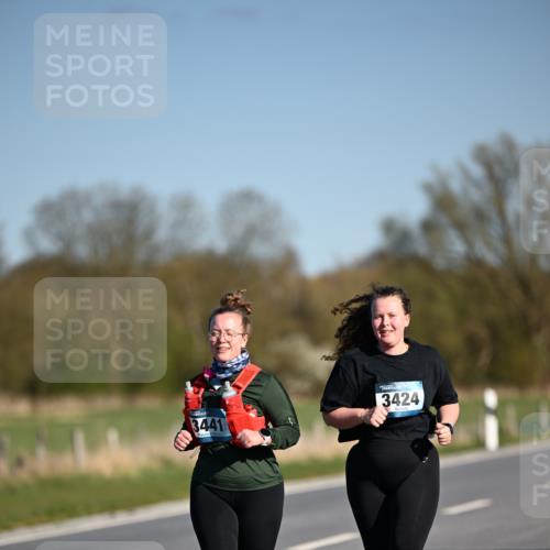 06.04.2025 - 44. Internationalen Wilhelmsburger Insellauf Dr. Thomas Lammeyer http://msf.ph/oto/7568416 06.04.2025 09:49:27 Laufen 3441, 3424 meine-sportfotos.de
