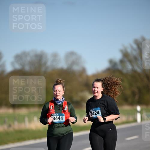 06.04.2025 - 44. Internationalen Wilhelmsburger Insellauf Dr. Thomas Lammeyer http://msf.ph/oto/7568426 06.04.2025 09:49:28 Laufen 3441, 3424 meine-sportfotos.de