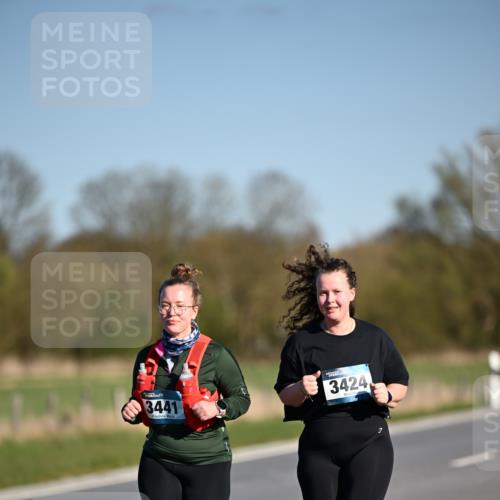 06.04.2025 - 44. Internationalen Wilhelmsburger Insellauf Dr. Thomas Lammeyer http://msf.ph/oto/7568438 06.04.2025 09:49:28 Laufen 3441, 3424 meine-sportfotos.de