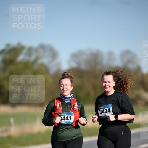 06.04.2025 - 44. Internationalen Wilhelmsburger Insellauf Dr. Thomas Lammeyer http://msf.ph/oto/7568462 06.04.2025 09:49:29 Laufen 3441, 3, 3424, 7 meine-sportfotos.de