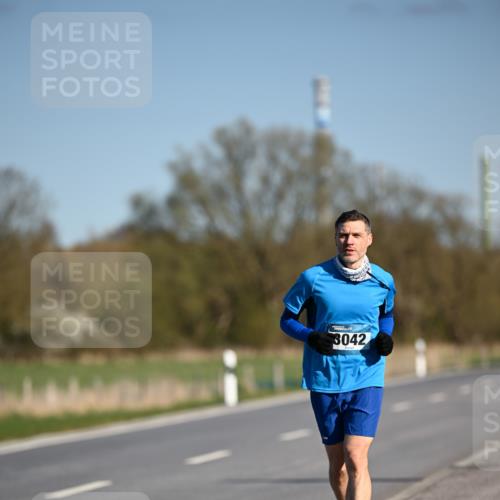 06.04.2025 - 44. Internationalen Wilhelmsburger Insellauf Dr. Thomas Lammeyer http://msf.ph/oto/7568482 06.04.2025 09:49:32 Laufen 3042 meine-sportfotos.de