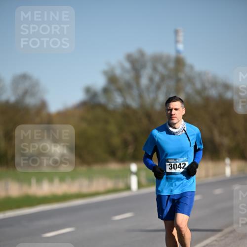 06.04.2025 - 44. Internationalen Wilhelmsburger Insellauf Dr. Thomas Lammeyer http://msf.ph/oto/7568496 06.04.2025 09:49:32 Laufen 3042 meine-sportfotos.de