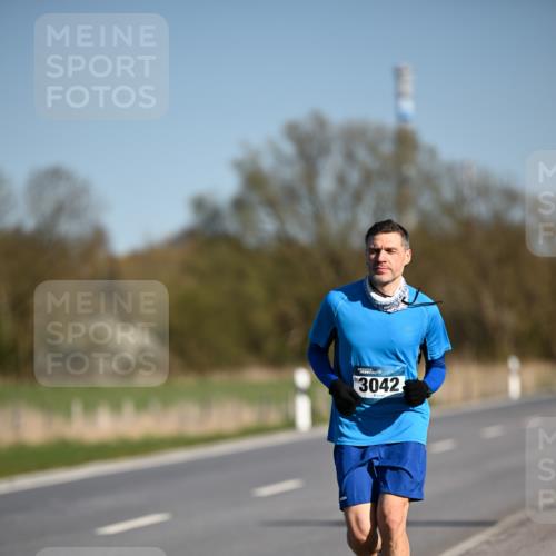 06.04.2025 - 44. Internationalen Wilhelmsburger Insellauf Dr. Thomas Lammeyer http://msf.ph/oto/7568505 06.04.2025 09:49:33 Laufen 3042 meine-sportfotos.de