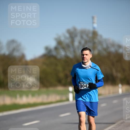 06.04.2025 - 44. Internationalen Wilhelmsburger Insellauf Dr. Thomas Lammeyer http://msf.ph/oto/7568508 06.04.2025 09:49:33 Laufen 3042 meine-sportfotos.de
