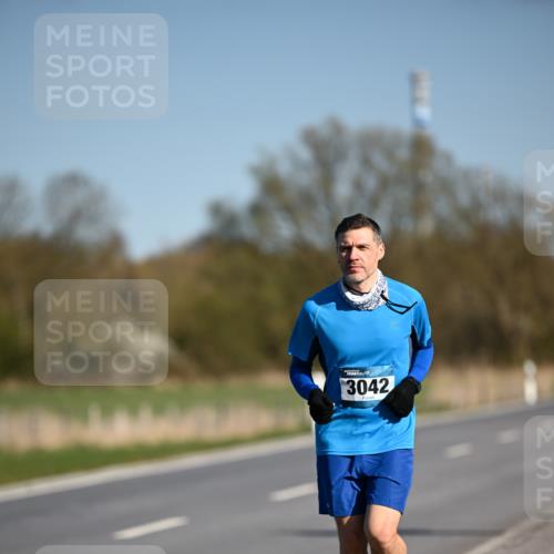 06.04.2025 - 44. Internationalen Wilhelmsburger Insellauf Dr. Thomas Lammeyer http://msf.ph/oto/7568517 06.04.2025 09:49:33 Laufen 3042 meine-sportfotos.de
