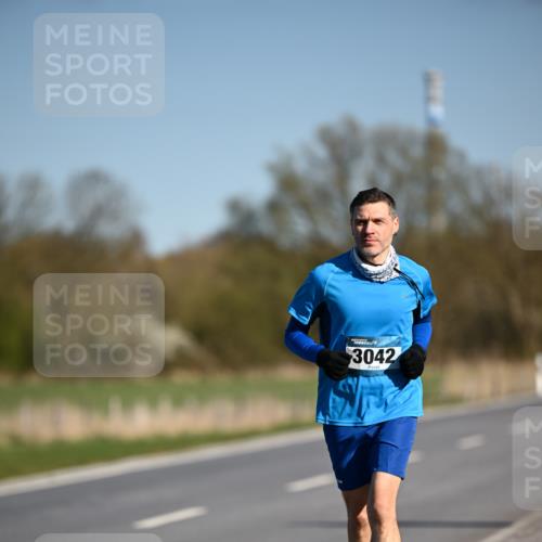 06.04.2025 - 44. Internationalen Wilhelmsburger Insellauf Dr. Thomas Lammeyer http://msf.ph/oto/7568521 06.04.2025 09:49:33 Laufen 3042 meine-sportfotos.de