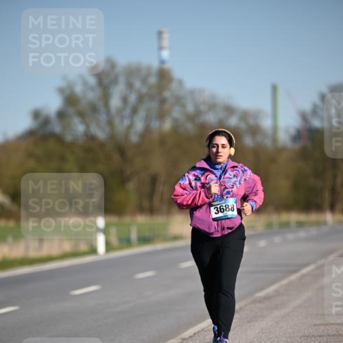 06.04.2025 - 44. Internationalen Wilhelmsburger Insellauf Dr. Thomas Lammeyer http://msf.ph/oto/7568543 06.04.2025 09:49:37 Laufen 3688 meine-sportfotos.de
