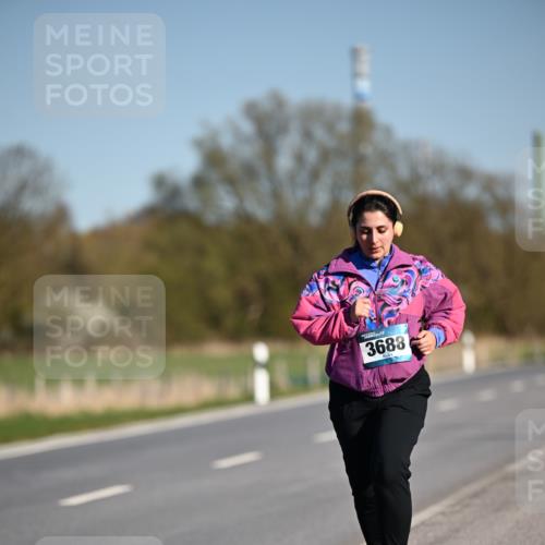 06.04.2025 - 44. Internationalen Wilhelmsburger Insellauf Dr. Thomas Lammeyer http://msf.ph/oto/7568581 06.04.2025 09:49:39 Laufen 3688 meine-sportfotos.de