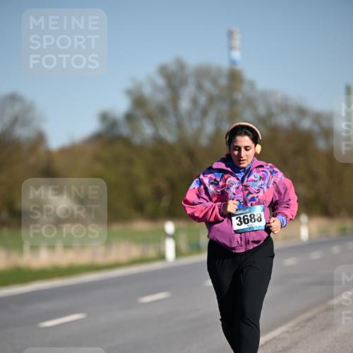 06.04.2025 - 44. Internationalen Wilhelmsburger Insellauf Dr. Thomas Lammeyer http://msf.ph/oto/7568584 06.04.2025 09:49:39 Laufen 3688 meine-sportfotos.de