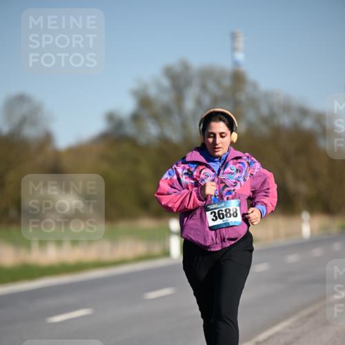 06.04.2025 - 44. Internationalen Wilhelmsburger Insellauf Dr. Thomas Lammeyer http://msf.ph/oto/7568605 06.04.2025 09:49:39 Laufen 3688 meine-sportfotos.de