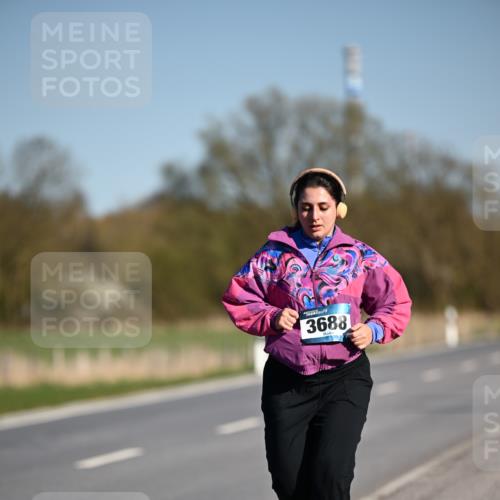 06.04.2025 - 44. Internationalen Wilhelmsburger Insellauf Dr. Thomas Lammeyer http://msf.ph/oto/7568608 06.04.2025 09:49:40 Laufen 3688 meine-sportfotos.de