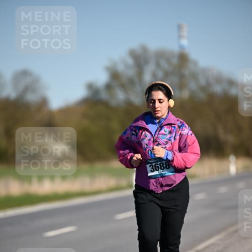 06.04.2025 - 44. Internationalen Wilhelmsburger Insellauf Dr. Thomas Lammeyer http://msf.ph/oto/7568612 06.04.2025 09:49:40 Laufen 3688 meine-sportfotos.de