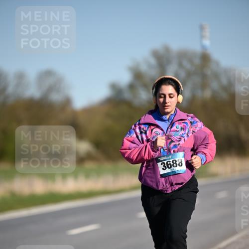 06.04.2025 - 44. Internationalen Wilhelmsburger Insellauf Dr. Thomas Lammeyer http://msf.ph/oto/7568621 06.04.2025 09:49:40 Laufen 3688 meine-sportfotos.de