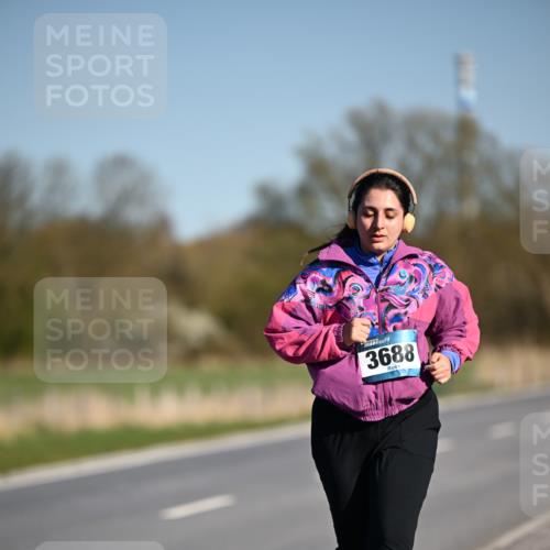 06.04.2025 - 44. Internationalen Wilhelmsburger Insellauf Dr. Thomas Lammeyer http://msf.ph/oto/7568625 06.04.2025 09:49:40 Laufen 3688 meine-sportfotos.de